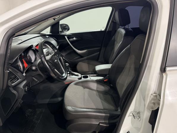 Opel Astra J с пробегом 2012 года, цена 559 000 рублей, 204846 км, хэтчбек, Автокод Объявления