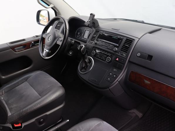 Volkswagen Multivan T5 Рестайлинг с пробегом 2013 года, цена 2 019 000 рублей, 204958 км, минивэн, Автокод Объявления