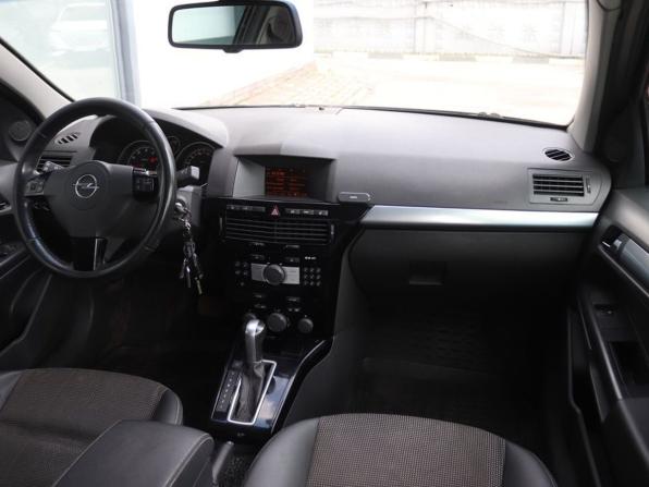 Opel Astra H Рестайлинг с пробегом 2010 года, цена 479 000 рублей, 253000 км, седан, Автокод Объявления