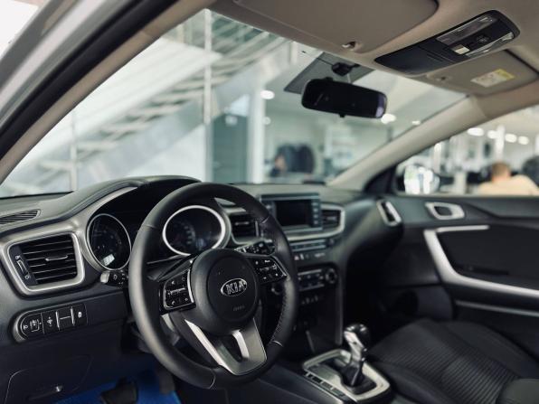 Kia Ceed III с пробегом 2019 года, цена 1 609 900 рублей, 135000 км, хэтчбек, Автокод Объявления
