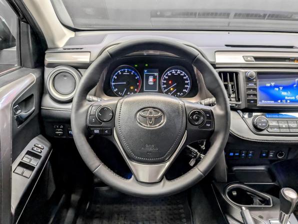Toyota RAV4 IV (XA40) Рестайлинг с пробегом 2017 года, цена 1 990 000 рублей, 134953 км, внедорожник, Автокод Объявления