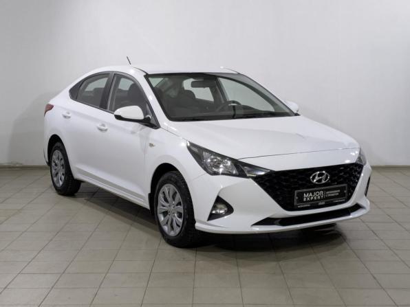 Hyundai Solaris II Рестайлинг с пробегом 2022 года, цена 1 595 000 рублей, 67811 км, седан, Автокод Объявления