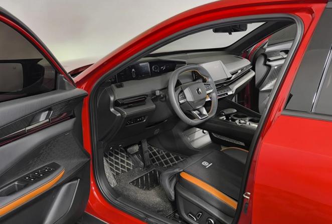 Changan UNI-V I с пробегом 2023 года, цена 2 290 000 рублей, 24778 км, лифтбек, Автокод Объявления