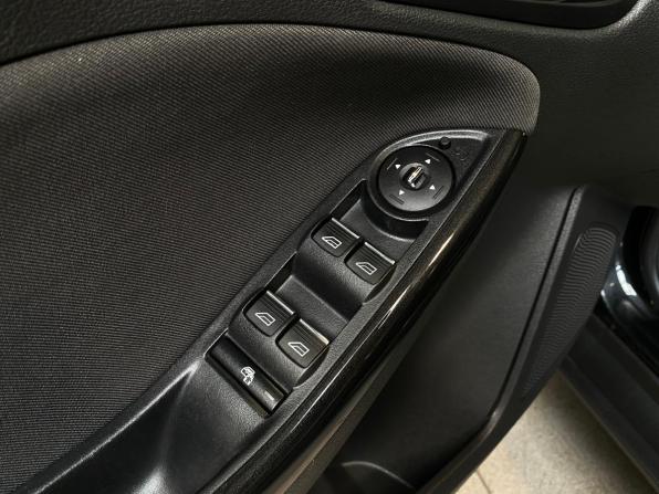 Ford Focus III Рестайлинг с пробегом 2018 года, цена 1 400 000 рублей, 82062 км, хэтчбек, Автокод Объявления