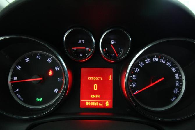 Opel Astra J Рестайлинг с пробегом 2012 года, цена 890 000 рублей, 44050 км, хэтчбек, Автокод Объявления