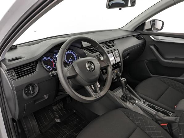 Skoda Octavia III (A7) Рестайлинг с пробегом 2020 года, цена 2 190 000 рублей, 60224 км, лифтбек, Автокод Объявления