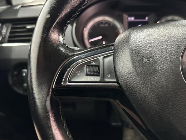 Skoda Octavia III (A7) Рестайлинг с пробегом 2017 года, цена 1 459 000 рублей, 181867 км, лифтбек, Автокод Объявления