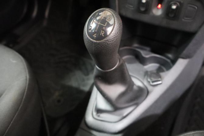 Renault Logan II Рестайлинг с пробегом 2018 года, цена 649 000 рублей, 156000 км, седан, Автокод Объявления