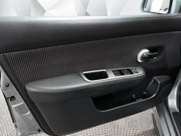 Nissan Tiida I Рестайлинг с пробегом 2011 года, цена 821 000 рублей, 180000 км, хэтчбек, Автокод Объявления