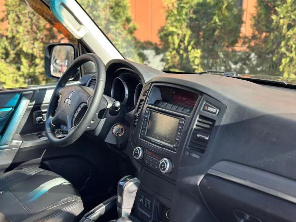 Mitsubishi Pajero IV Рестайлинг 1 с пробегом 2012 года, цена 1 760 000 рублей, 182946 км, внедорожник, Автокод Объявления