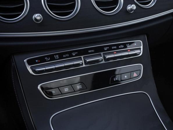 Mercedes-Benz E-Класс V (W213 S213 C238) Рестайлинг с пробегом 2022 года, цена 5 150 000 рублей, 59484 км, седан, Автокод Объявления