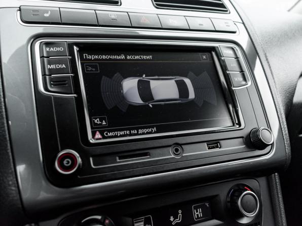 Volkswagen Polo V Рестайлинг с пробегом 2018 года, цена 715 000 рублей, 279357 км, седан, Автокод Объявления