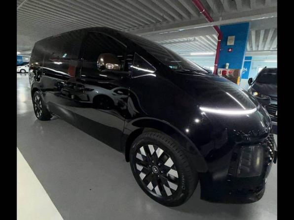 Hyundai Staria I с пробегом 2025 года, цена 8 990 000 рублей, 4500 км, минивэн, Автокод Объявления