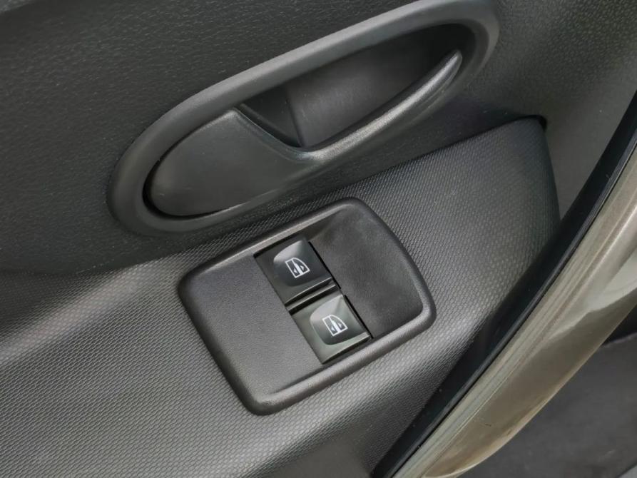Renault Logan II Рестайлинг Санкт-Петербург  - изображение 14
