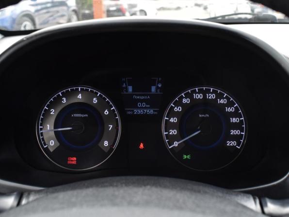 Hyundai Solaris I с пробегом 2012 года, цена 750 000 рублей, 235758 км, седан, Автокод Объявления