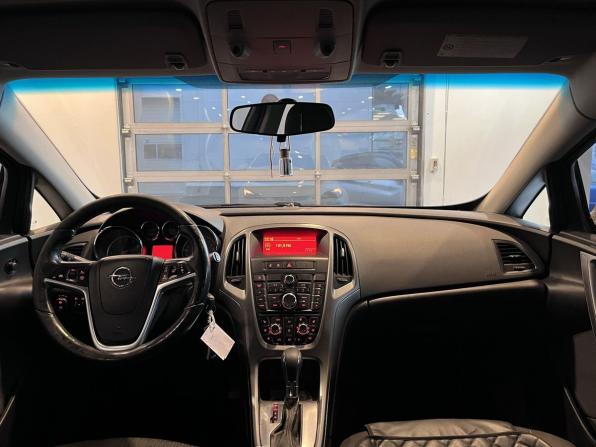 Opel Astra J Рестайлинг с пробегом 2013 года, цена 720 000 рублей, 217706 км, хэтчбек, Автокод Объявления