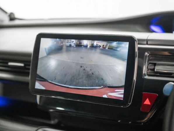 Honda Stepwgn V с пробегом 2015 года, цена 1 800 000 рублей, 99448 км, минивэн, Автокод Объявления