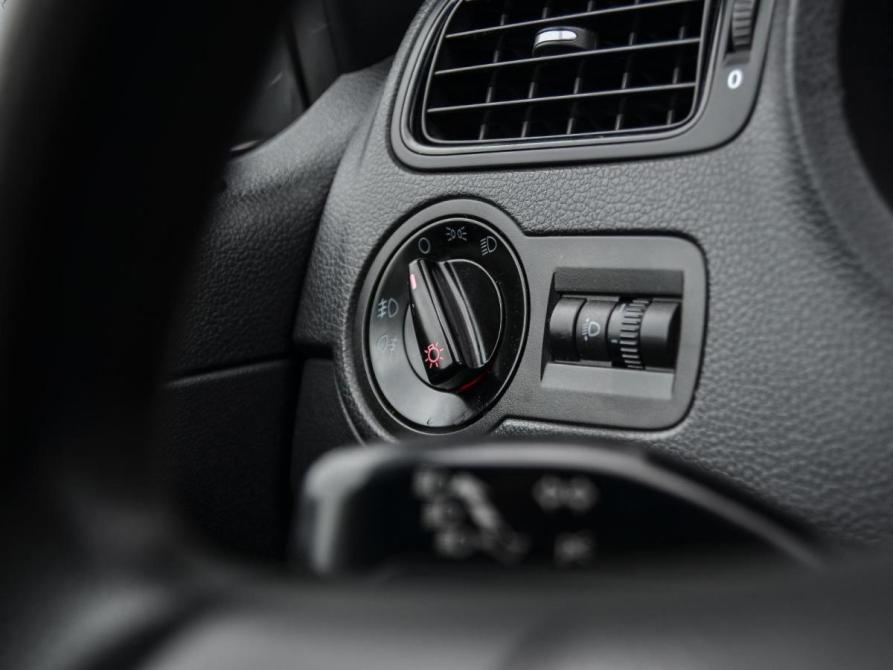 Volkswagen Polo V Курган  - изображение 16