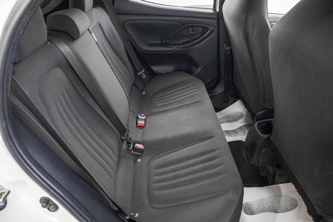 Toyota Yaris IV с пробегом 2020 года, цена 1 299 000 рублей, 93300 км, хэтчбек, Автокод Объявления