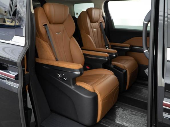 Hongqi HQ9 с пробегом 2024 года, цена 4 839 044 рубля, 2037 км, минивэн, Автокод Объявления
