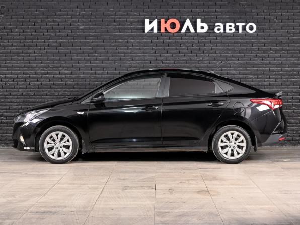 Hyundai Solaris II Рестайлинг с пробегом 2021 года, цена 1 400 000 рублей, 176925 км, седан, Автокод Объявления