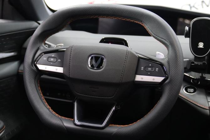 Changan UNI-V I с пробегом 2023 года, цена 2 285 850 рублей, 10774 км, лифтбек, Автокод Объявления