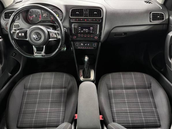 Volkswagen Polo V Рестайлинг с пробегом 2017 года, цена 1 049 000 рублей, 213000 км, седан, Автокод Объявления