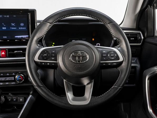 Toyota Raize I с пробегом 2021 года, цена 1 949 000 рублей, 89317 км, внедорожник, Автокод Объявления