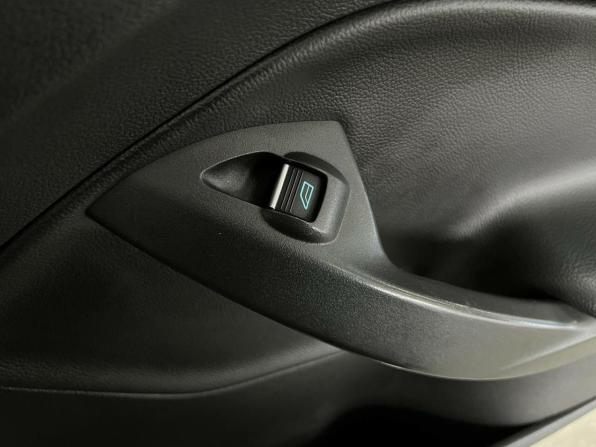 Ford Kuga II Рестайлинг с пробегом 2017 года, цена 1 780 000 рублей, 80400 км, внедорожник, Автокод Объявления
