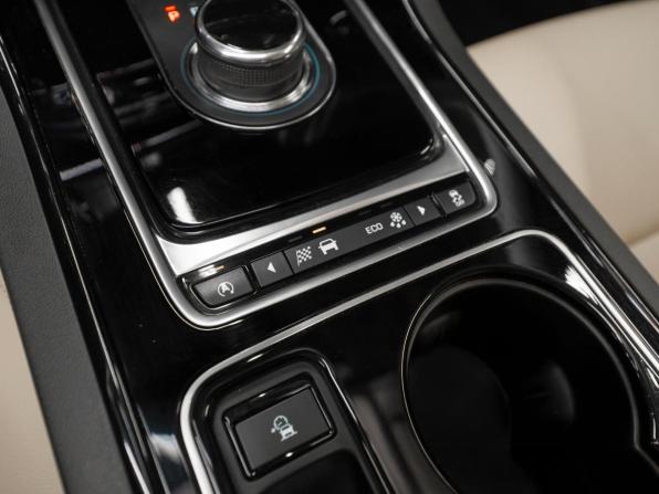 Jaguar XE I с пробегом 2017 года, цена 1 780 000 рублей, 230511 км, седан, Автокод Объявления
