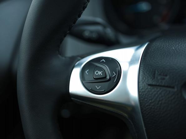 Ford Focus III с пробегом 2013 года, цена 979 000 рублей, 67304 км, хэтчбек, Автокод Объявления