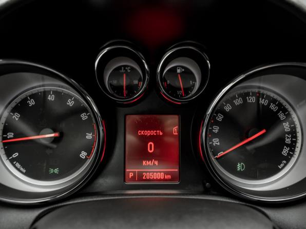 Opel Astra J Рестайлинг с пробегом 2013 года, цена 760 000 рублей, 205000 км, хэтчбек, Автокод Объявления