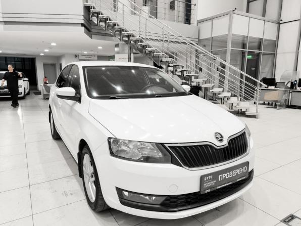 Skoda Rapid I Рестайлинг с пробегом 2017 года, цена 1 120 000 рублей, 90000 км, лифтбек, Автокод Объявления
