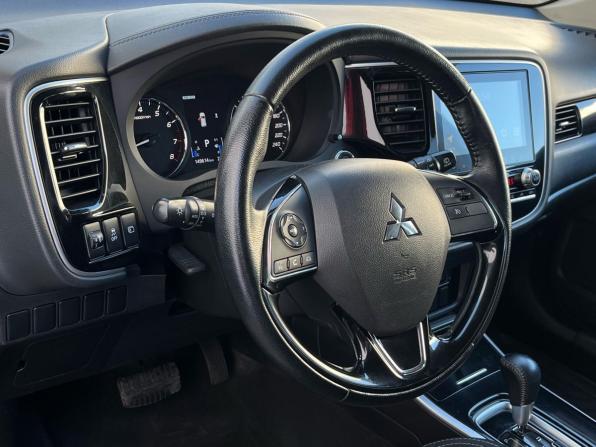 Mitsubishi Outlander III Рестайлинг 3 с пробегом 2021 года, цена 2 090 000 рублей, 149612 км, внедорожник, Автокод Объявления