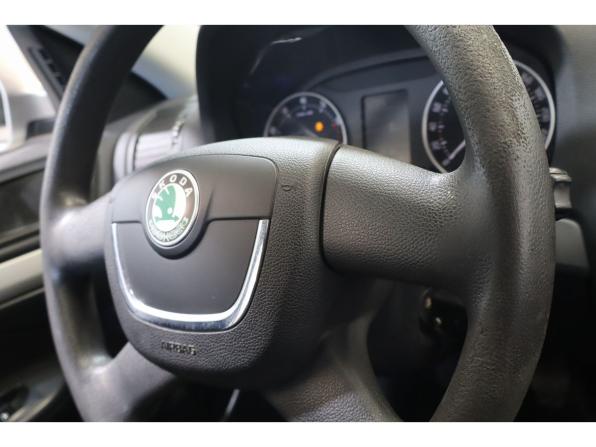 Skoda Octavia II (A5) Рестайлинг с пробегом 2013 года, цена 557 900 рублей, 217000 км, лифтбек, Автокод Объявления