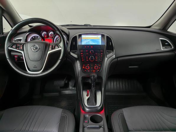 Opel Astra J Рестайлинг с пробегом 2013 года, цена 848 000 рублей, 165673 км, седан, Автокод Объявления