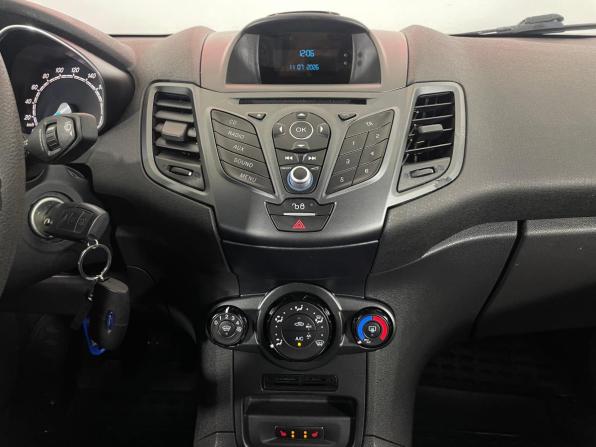 Ford Fiesta Mk6 Рестайлинг с пробегом 2015 года, цена 870 000 рублей, 126000 км, хэтчбек, Автокод Объявления