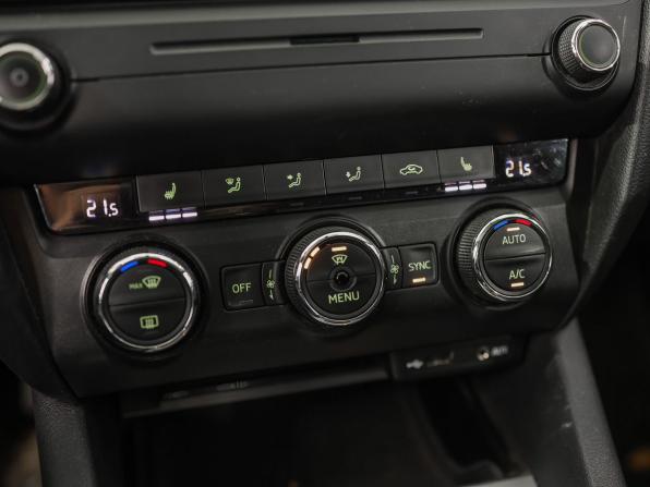 Skoda Octavia III (A7) с пробегом 2016 года, цена 1 375 000 рублей, 201295 км, лифтбек, Автокод Объявления