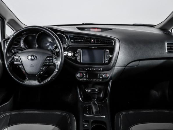 Kia Ceed II Рестайлинг с пробегом 2018 года, цена 1 300 000 рублей, 215836 км, универсал, Автокод Объявления