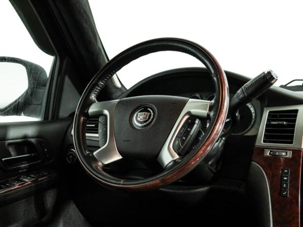 Cadillac Escalade III с пробегом 2010 года, цена 1 599 585 рублей, 262442 км, внедорожник, Автокод Объявления