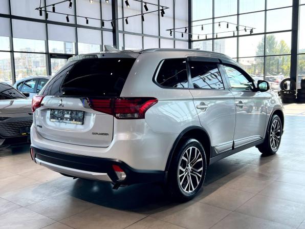 Mitsubishi Outlander III Рестайлинг 3 с пробегом 2018 года, цена 1 920 000 рублей, 189293 км, внедорожник, Автокод Объявления