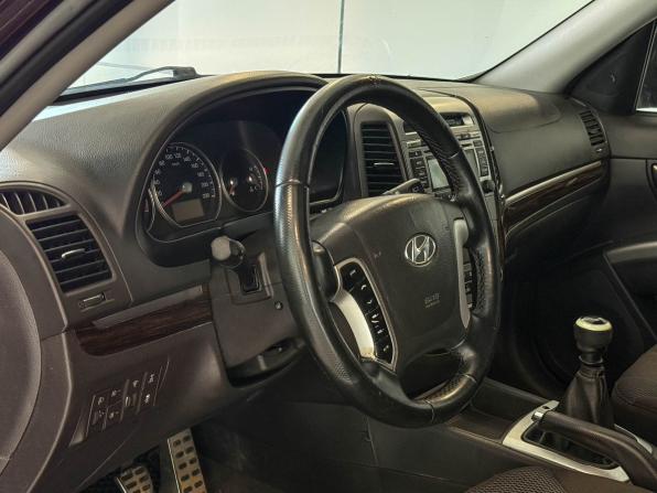 Hyundai Santa Fe II Рестайлинг с пробегом 2012 года, цена 1 075 000 рублей, 302191 км, внедорожник, Автокод Объявления