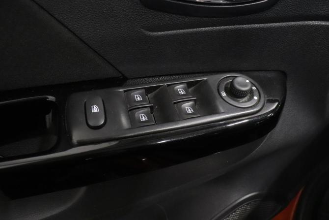 Renault Kaptur I с пробегом 2018 года, цена 1 109 000 рублей, 123841 км, внедорожник, Автокод Объявления