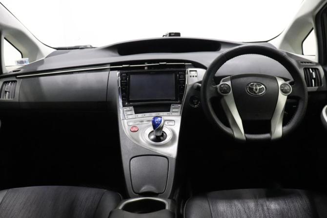 Toyota Prius III Рестайлинг (XW30) с пробегом 2013 года, цена 1 142 000 рублей, 222556 км, лифтбек, Автокод Объявления