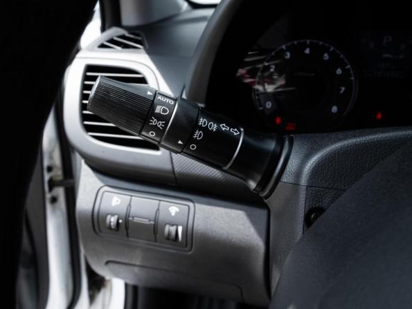 Hyundai Solaris I с пробегом 2013 года, цена 968 000 рублей, 121525 км, хэтчбек, Автокод Объявления