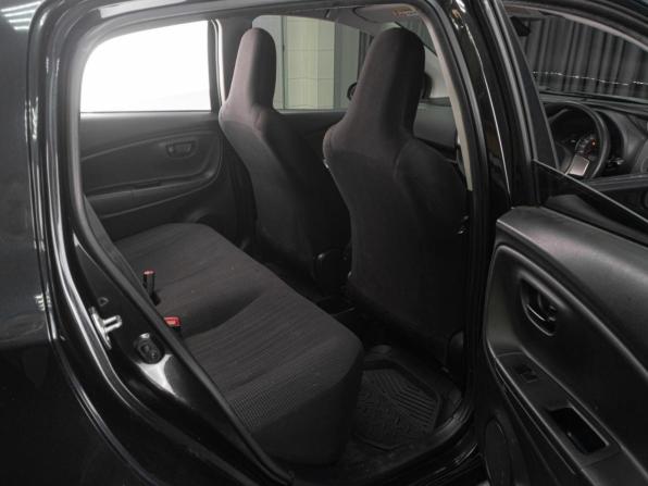 Toyota Vitz III (XP130) Рестайлинг с пробегом 2016 года, цена 999 000 рублей, 122637 км, хэтчбек, Автокод Объявления