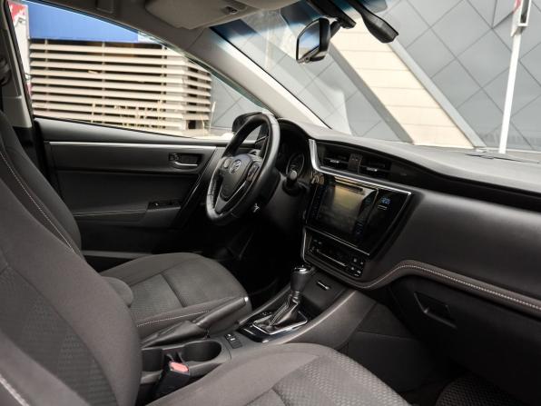 Toyota Corolla XI (E160 E170 E180) Рестайлинг 1 с пробегом 2018 года, цена 1 849 000 рублей, 135236 км, седан, Автокод Объявления