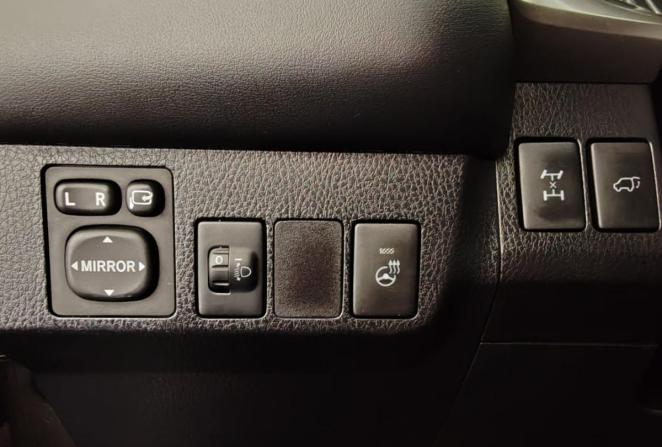 Toyota RAV4 IV (XA40) Рестайлинг с пробегом 2016 года, цена 1 880 000 рублей, 226719 км, внедорожник, Автокод Объявления