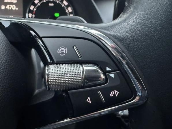 Skoda Octavia IV (A8) с пробегом 2021 года, цена 2 155 000 рублей, 133400 км, лифтбек, Автокод Объявления