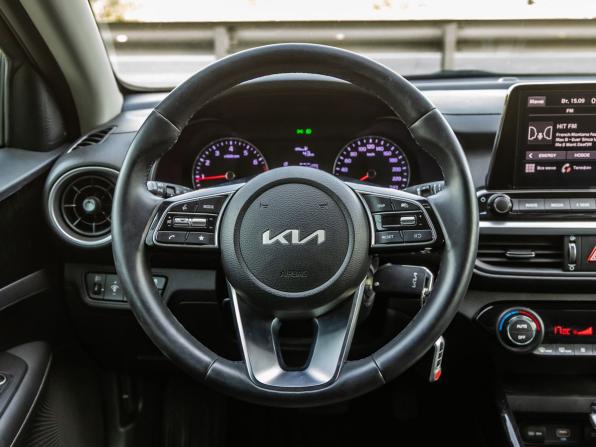 Kia Cerato IV Рестайлинг с пробегом 2022 года, цена 2 198 000 рублей, 99299 км, седан, Автокод Объявления